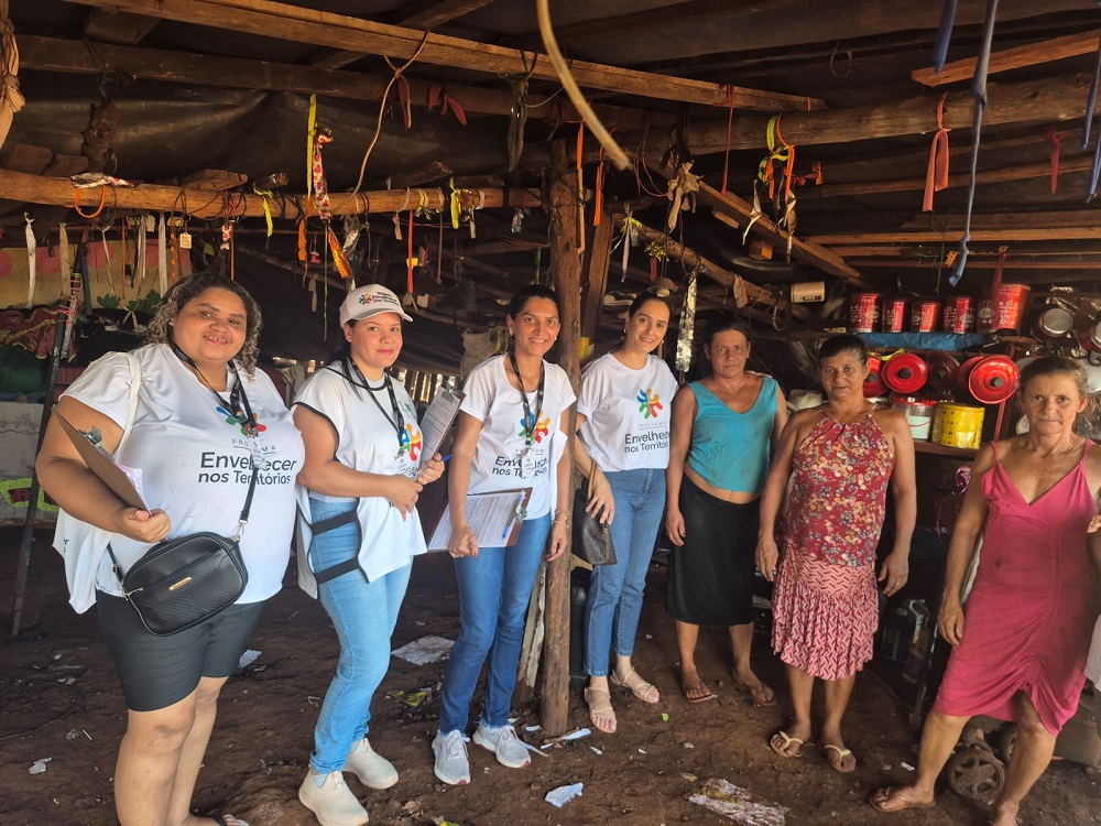 Visita à população cigana em Itumbiara